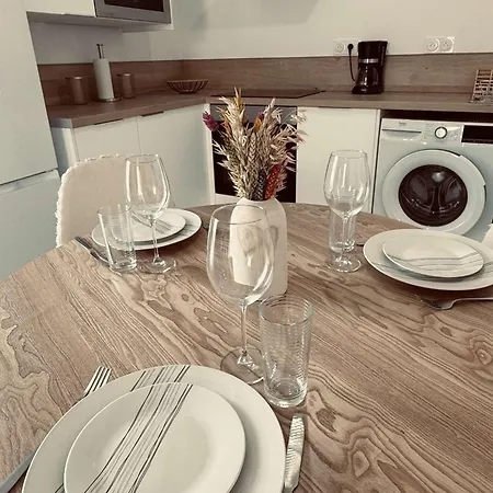 Avec Jardin Et Piscine - 4 Pers. - Fr-1-900-11 Lägenhet