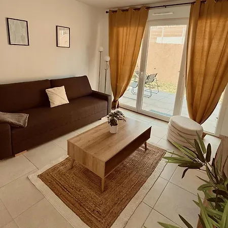 Avec Jardin Et Piscine - 4 Pers. - Fr-1-900-11 * Le Lavandou