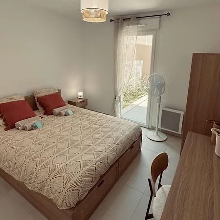 Lägenhet Avec Jardin Et Piscine - 4 Pers. - Fr-1-900-11 *